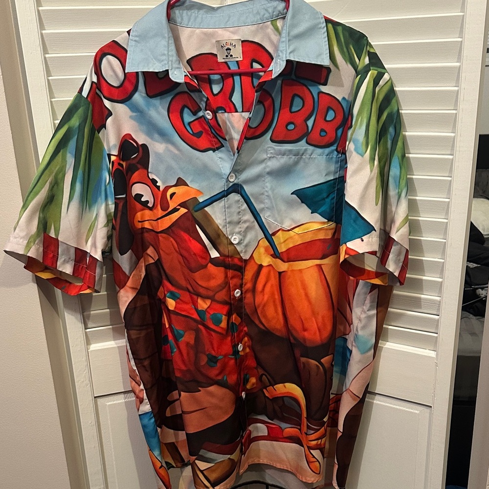 Thanksgiving turkey sipping Funny Button-Up Shirt NWOT